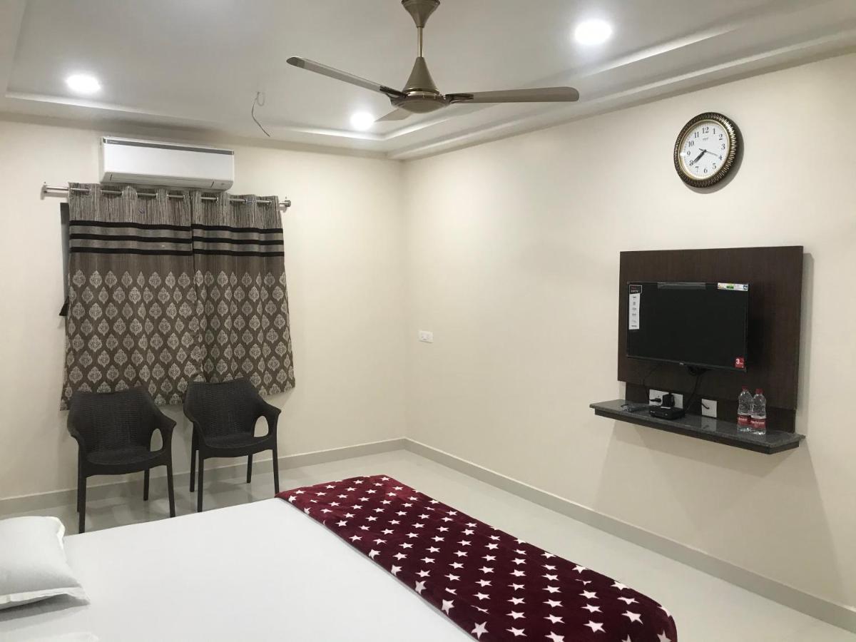 Sri Krishna Residency Otel Eluru Dış mekan fotoğraf