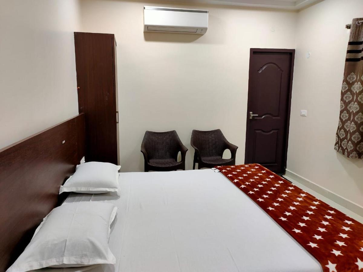 Sri Krishna Residency Otel Eluru Dış mekan fotoğraf